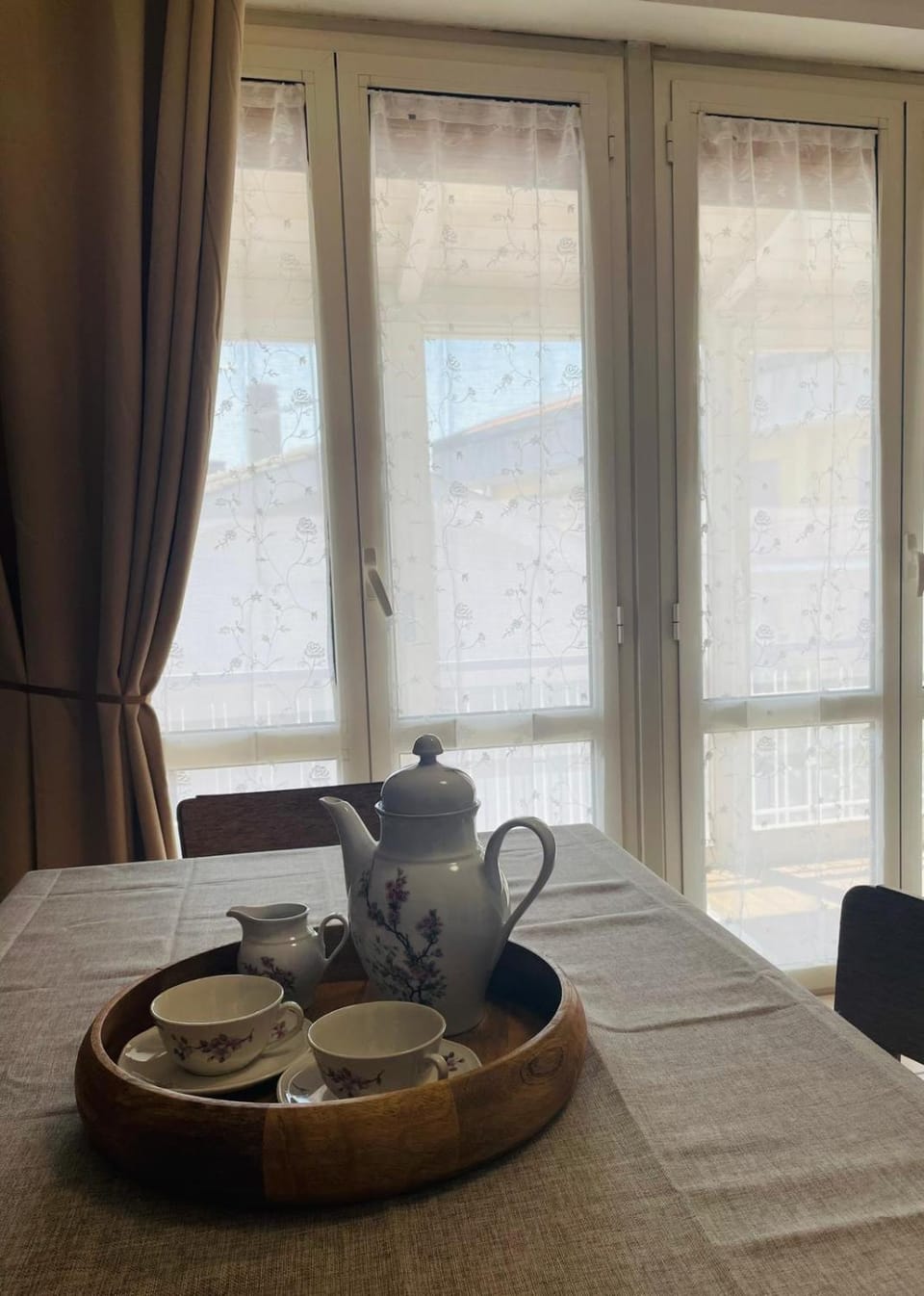 Coffee/tea facilities, Dining area
