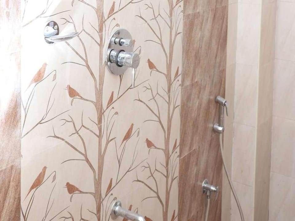 Starlighthotels near L&T DLF MIOT Chennai Trade Center Manapakkam Hotel in Chennai