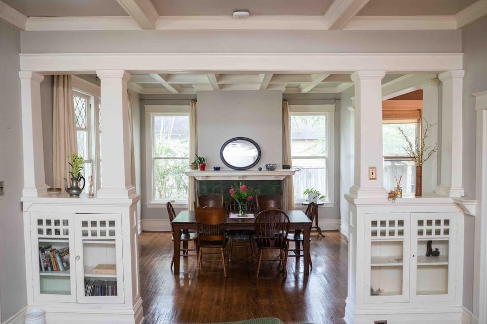 Photo of the whole room, Dining area
