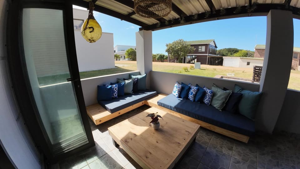 Patio, Seating area