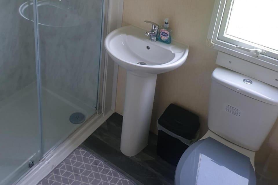 10 Berth Caravan Butlins Skegness Pet friendly House in Ingoldmells
