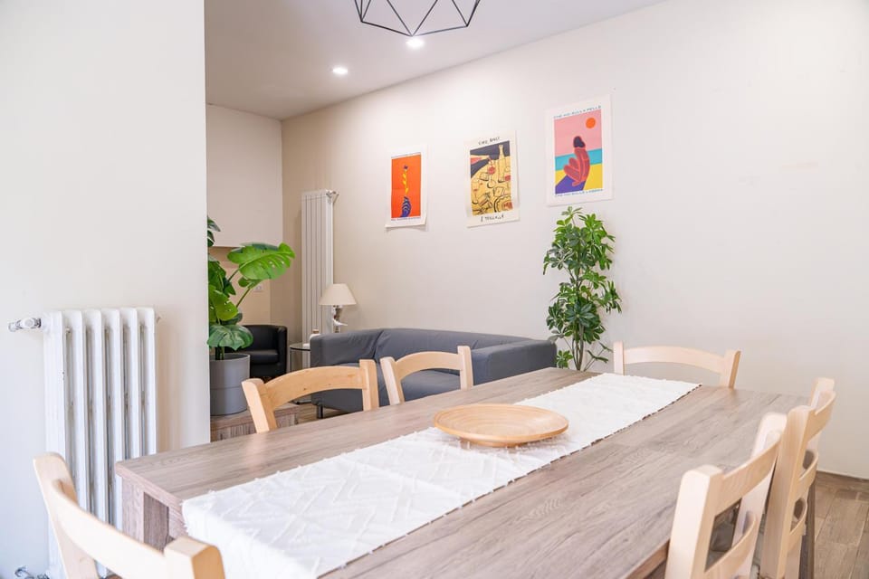 Living room, Seating area, Dining area