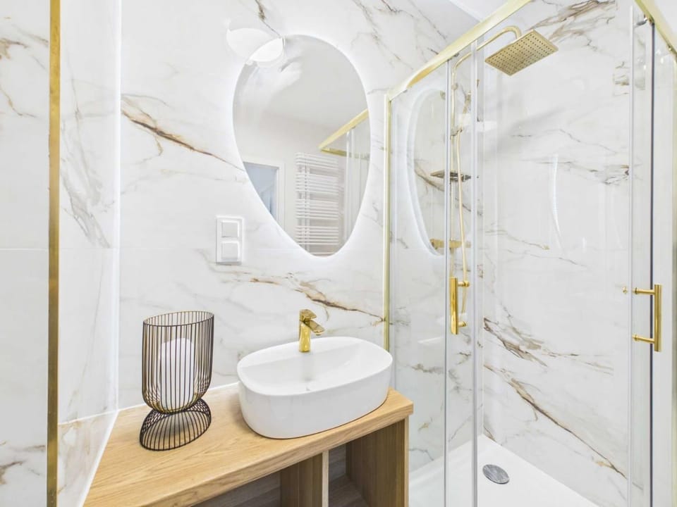 Shower, Toilet, Bathroom, washing machine