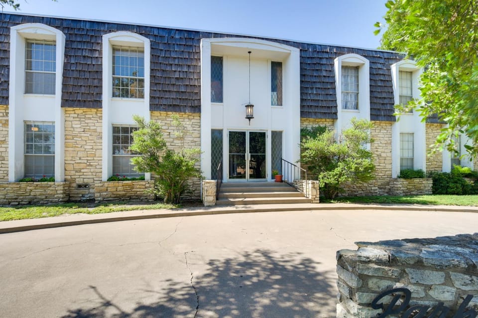 Accessible Family Condo Near Downtown Riverfront House in San Angelo