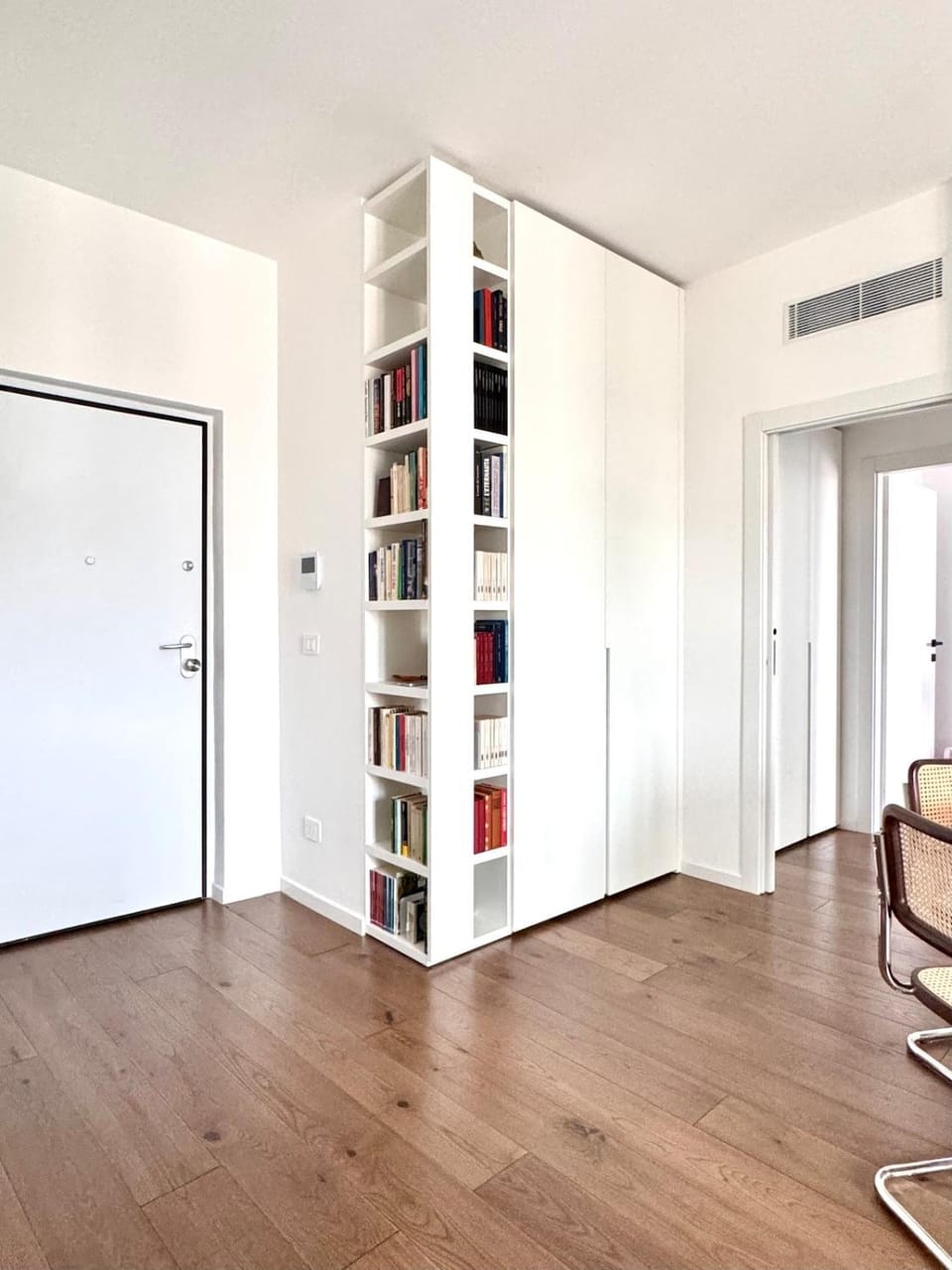 Skyline Design Apartment - Top Floor next to Metro Apartment in Milan