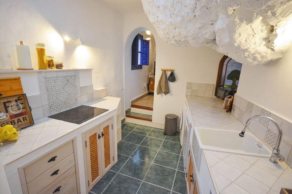 Coffee/tea facilities, dishwasher, microwave, stove, toaster, washing machine, kitchen