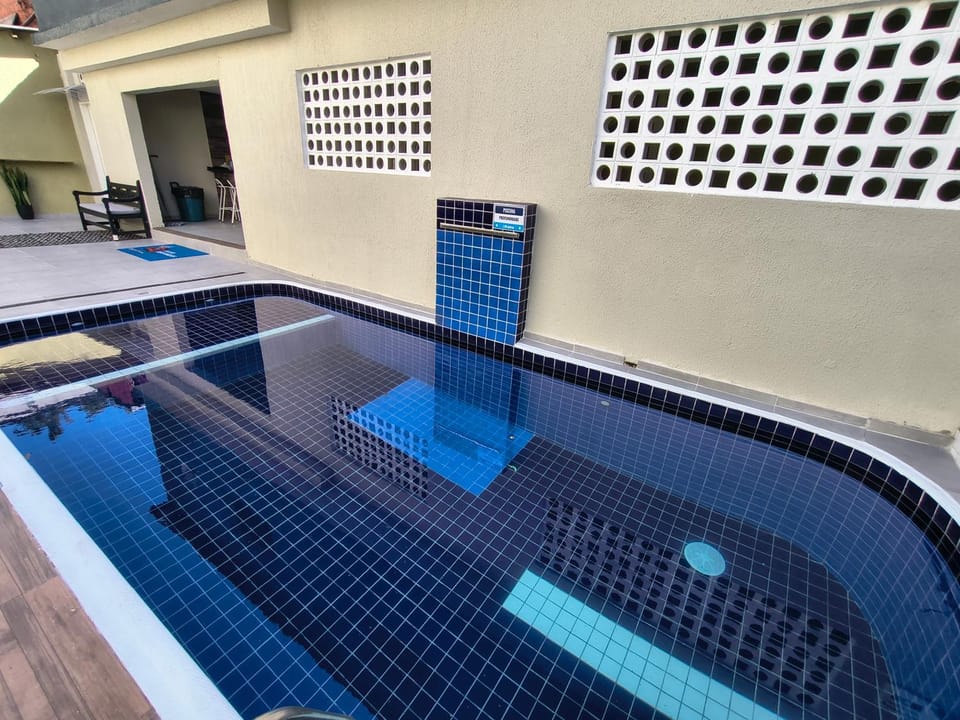 Swimming pool, Swimming pool
