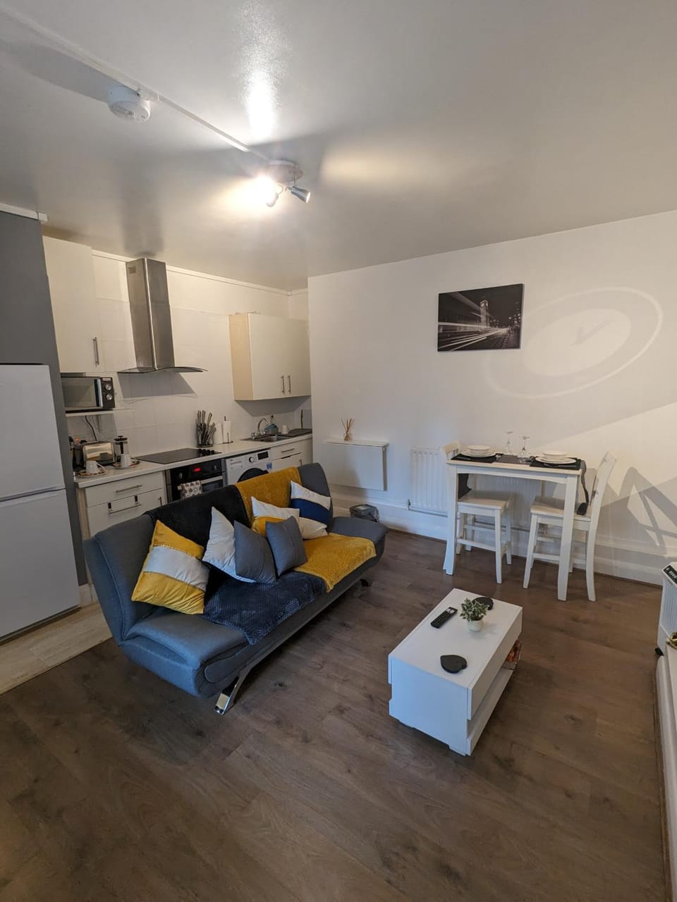 Living room, Seating area, Dining area
