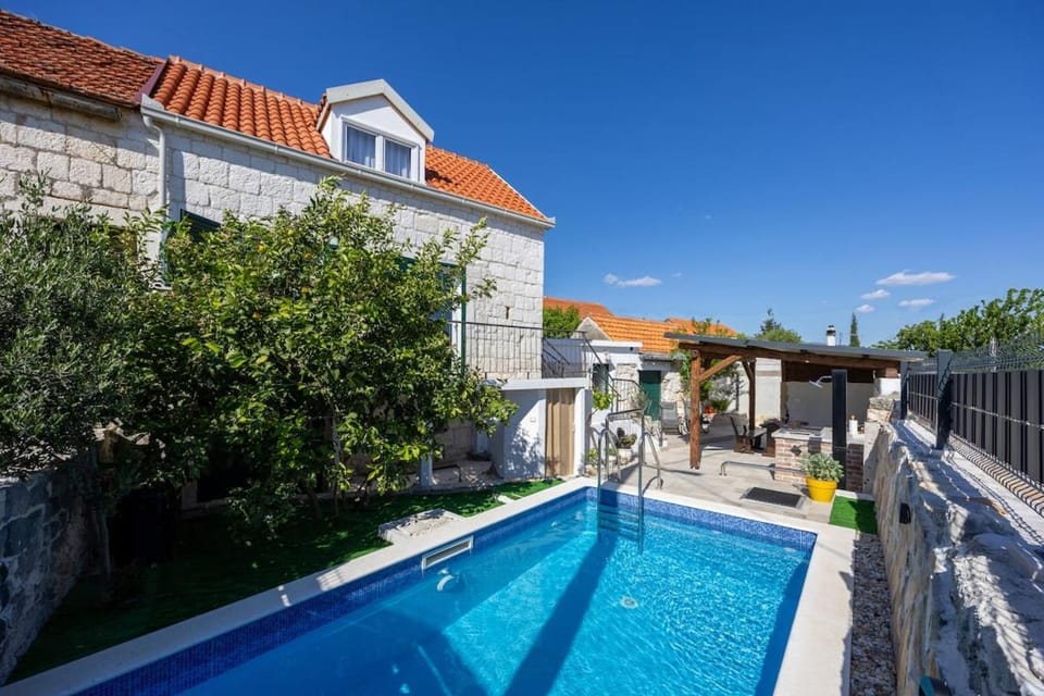 Colini Dvori House in Split-Dalmatia County