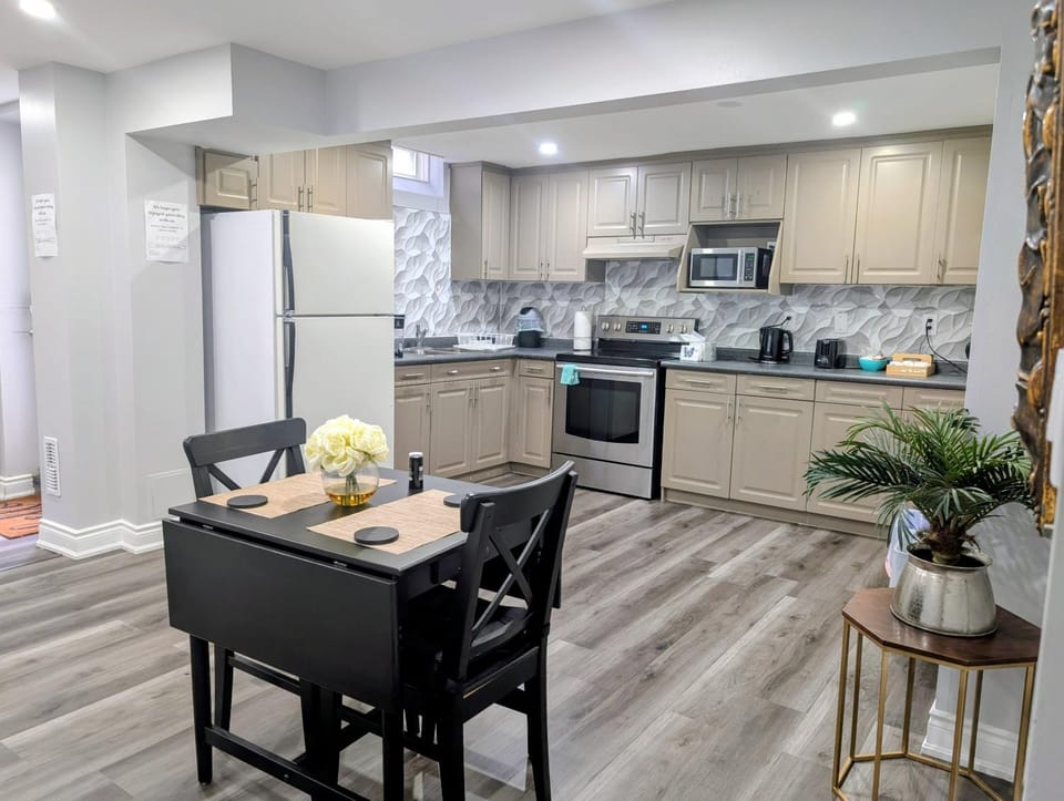 Private Basement with separate entrance Apartment in Cambridge