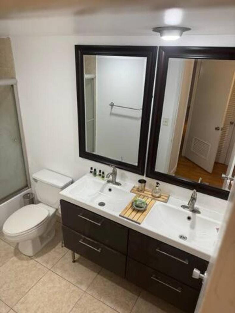 Condo in Sunny Isles Beach & Free Parking Apartment in Sunny Isles Beach