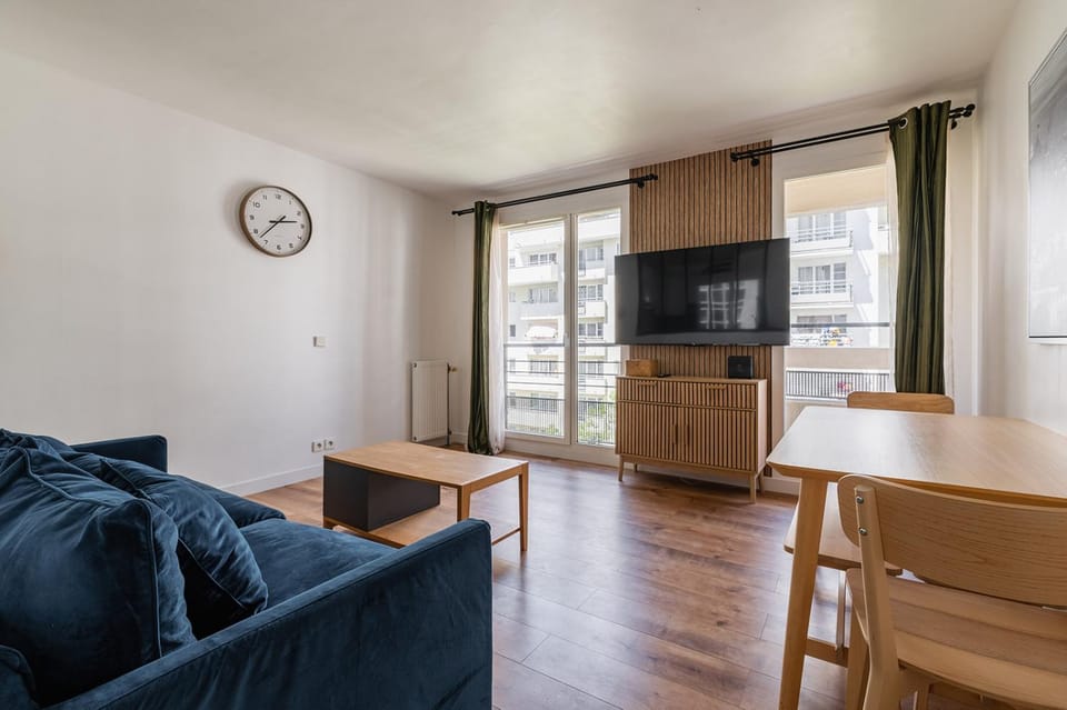 Puvis Chavannes Apartment in Courbevoie