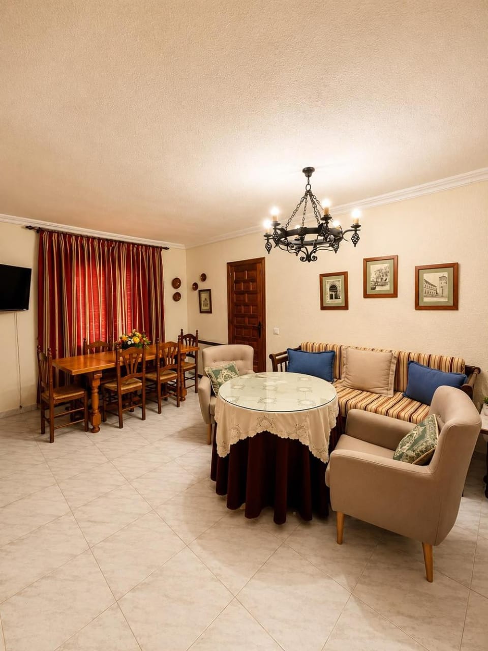 TV and multimedia, Living room, Dining area, fireplace
