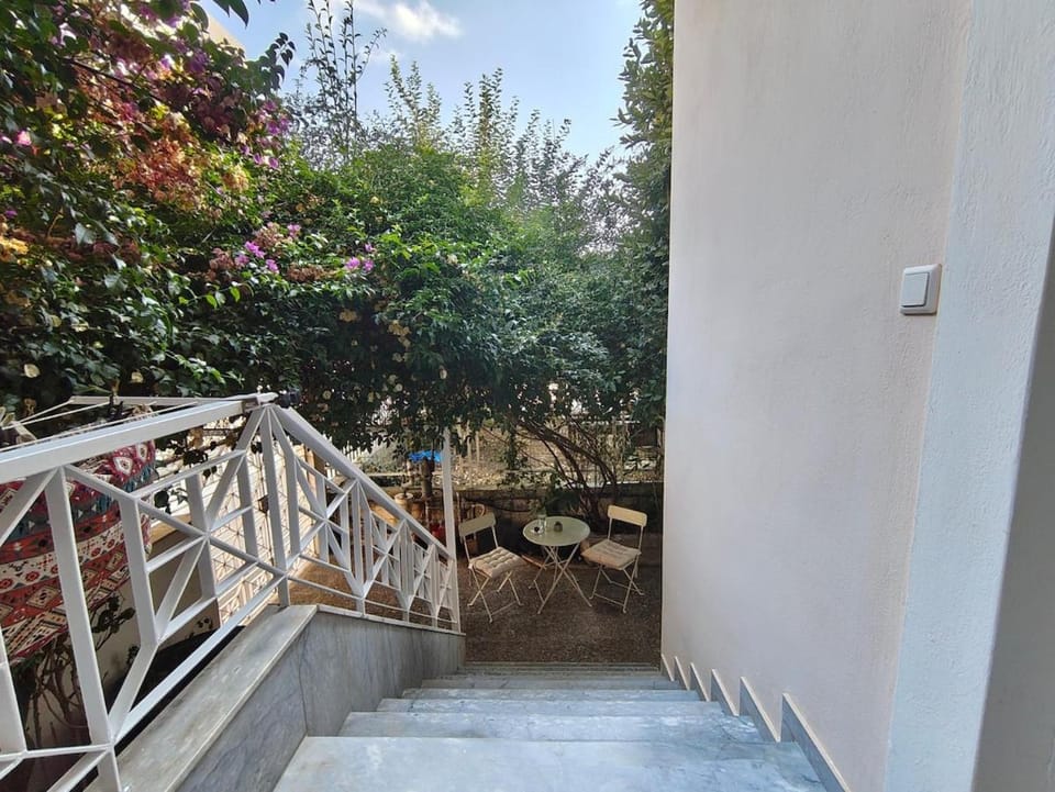 Tina's Aura House Apartment in Messenia