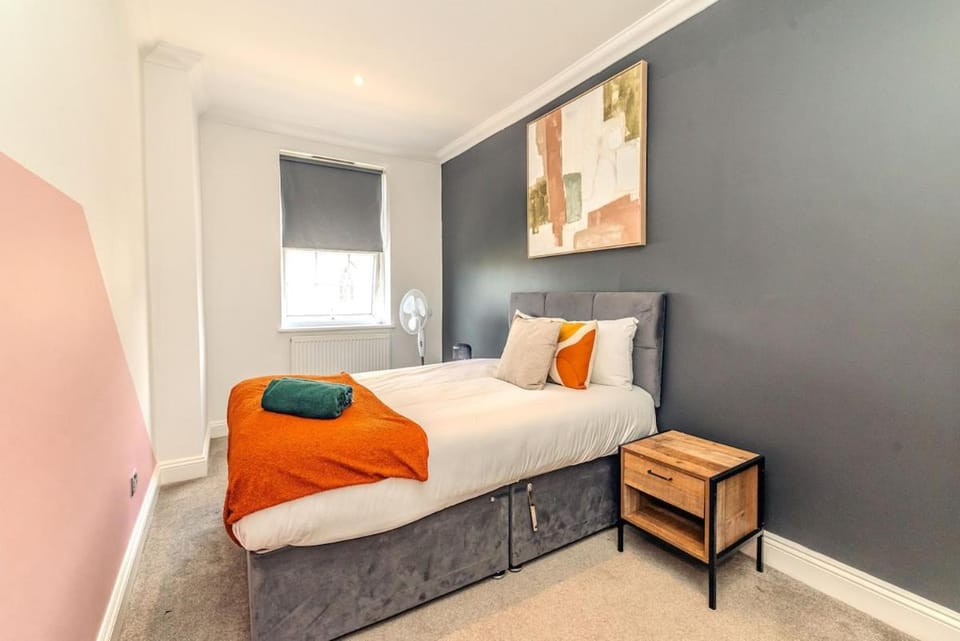 FREE PARKING I Beautiful two bedroom Flat Next to Brighton Pavilion and Beach Apartment in Brighton