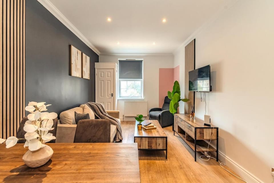 FREE PARKING I Beautiful two bedroom Flat Next to Brighton Pavilion and Beach Apartment in Brighton