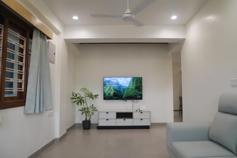 TV and multimedia, Living room, Seating area