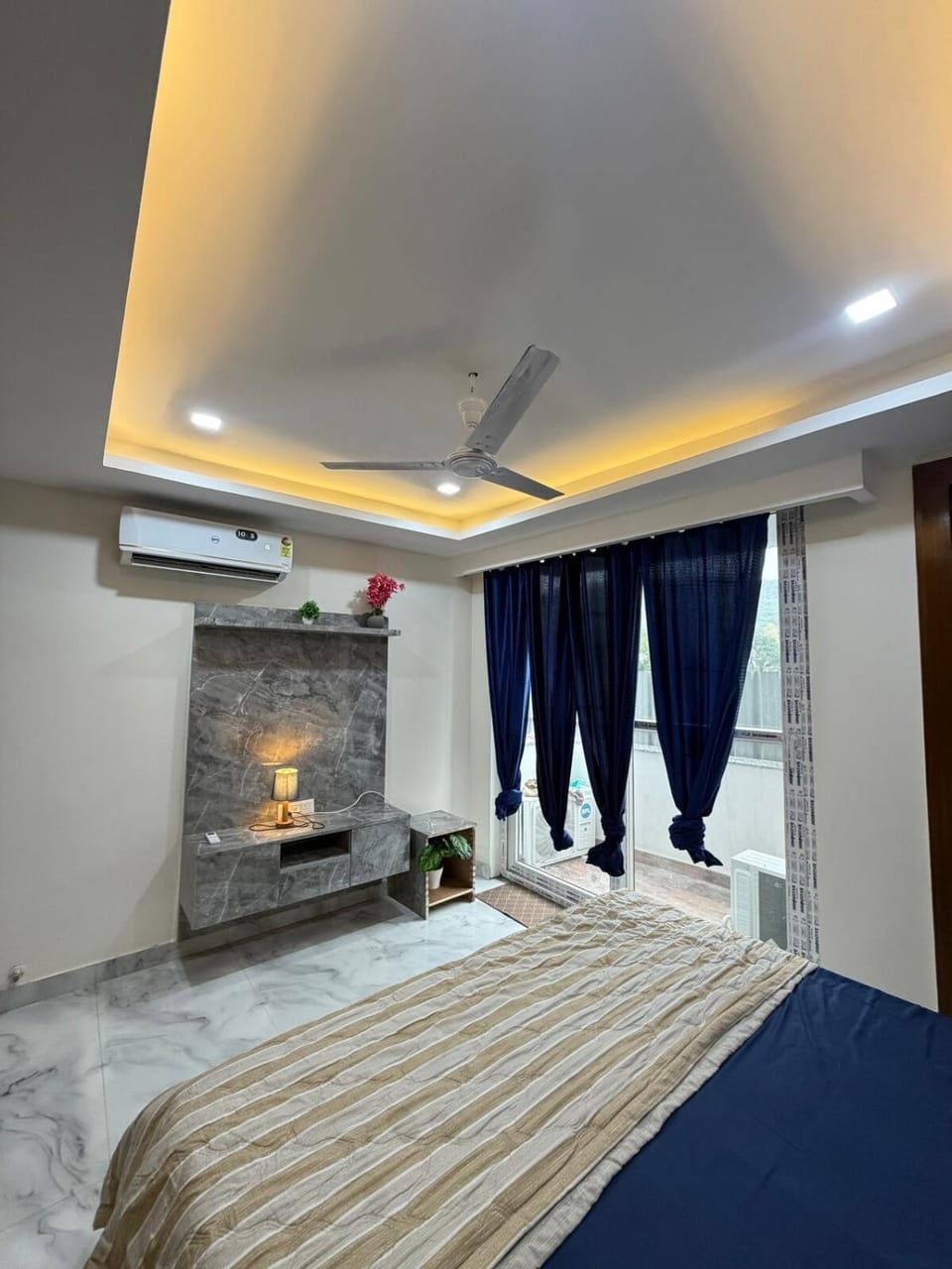Private 2bhk Enjoy Mountains views and comfort Apartment in Dehradun