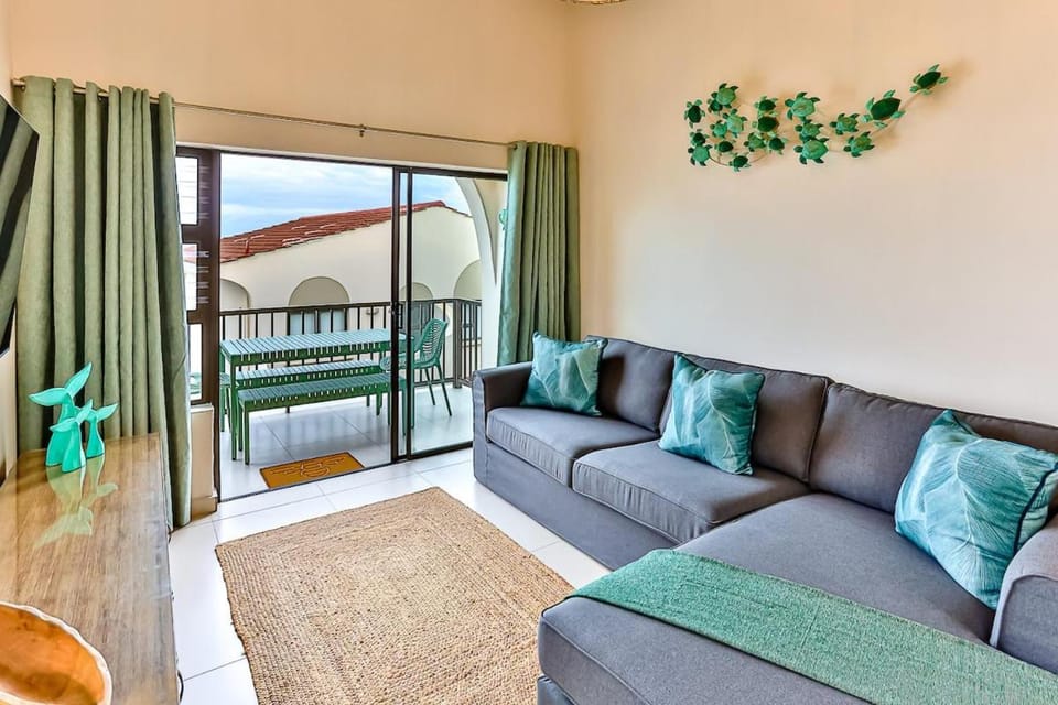 Beachfront escape in Ballito with direct beach access - Family only Apartment in Dolphin Coast
