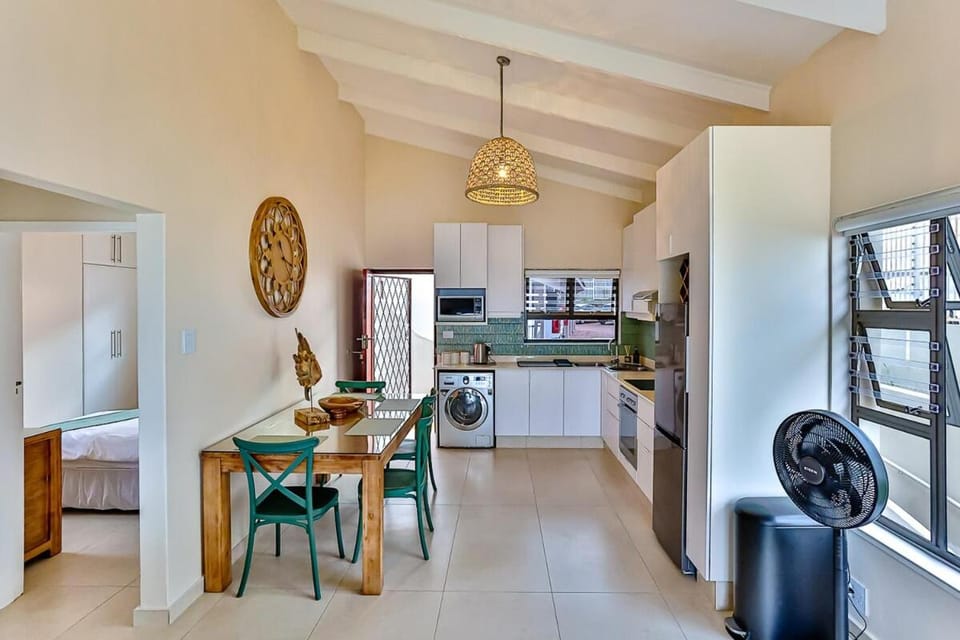 Beachfront escape in Ballito with direct beach access - Family only Apartment in Dolphin Coast