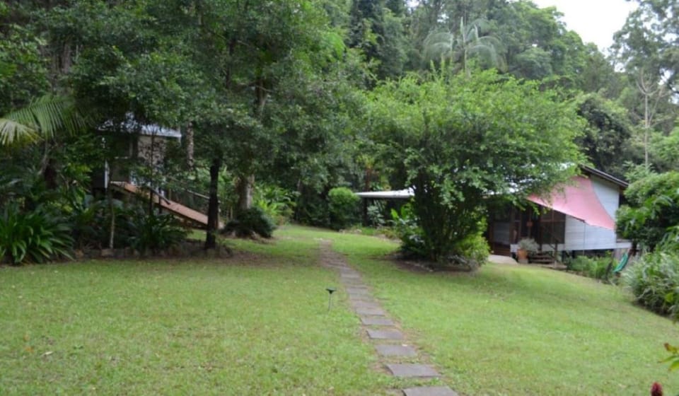 Property building, Natural landscape, Bathroom