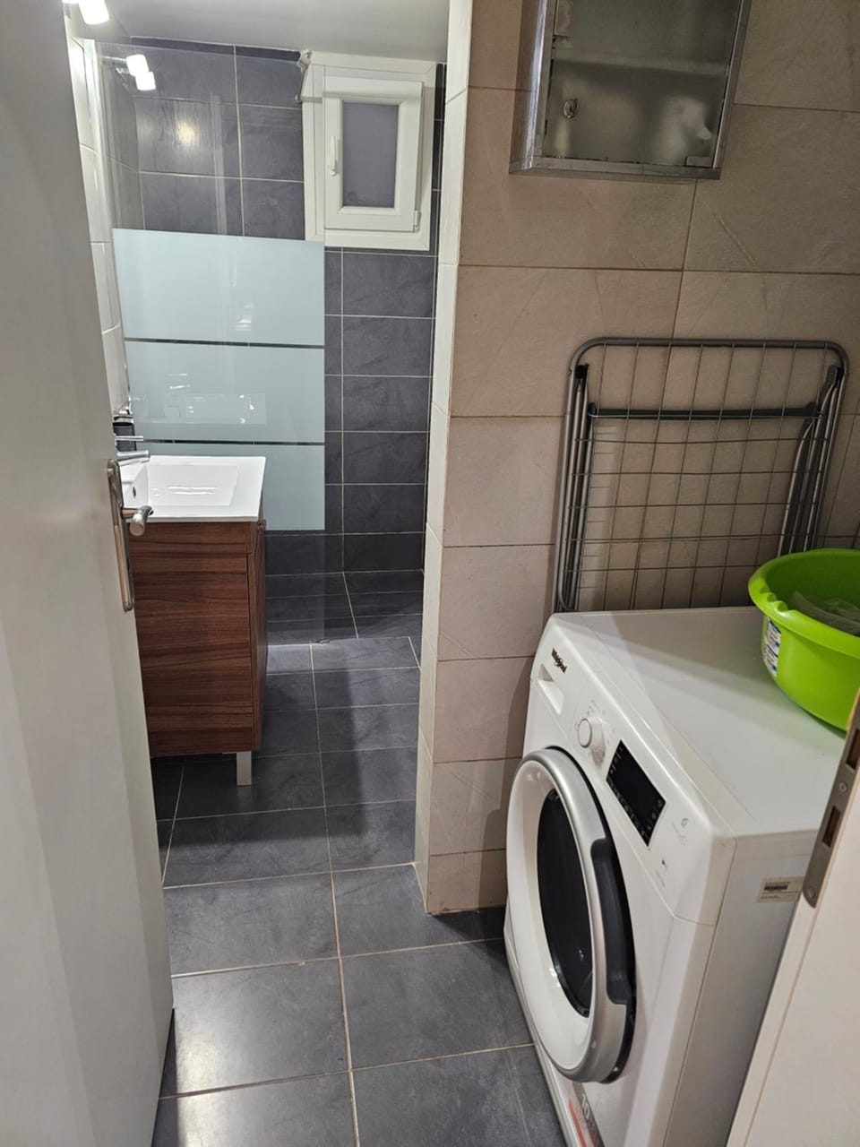 Bathroom, washing machine