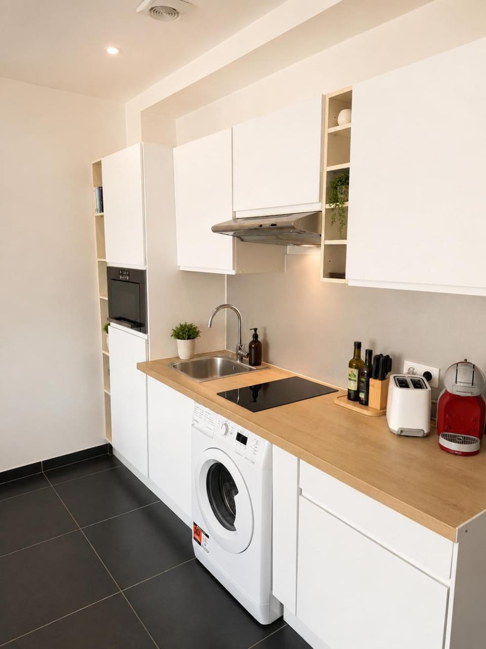 Coffee/tea facilities, Kitchen or kitchenette, toaster, washing machine