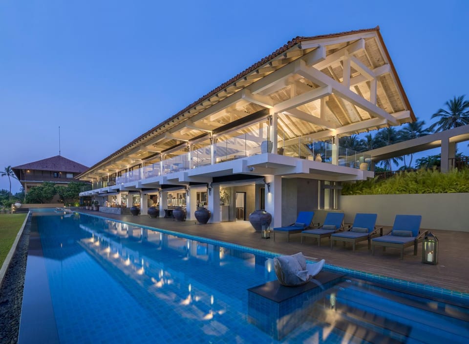 Restaurant/places to eat, Swimming pool