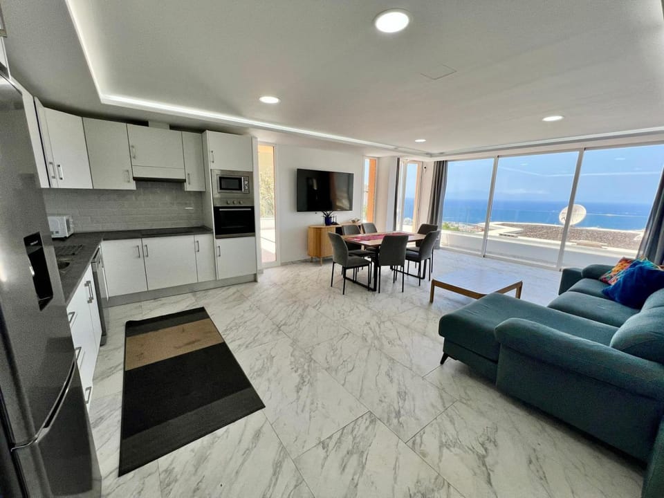 Communal lounge/ TV room, Summer, TV and multimedia, Kitchen or kitchenette, Kitchen or kitchenette, Living room, Dining area, Guests, Sea view, Sea view, Area and facilities, Inner courtyard view, furniture, kitchen