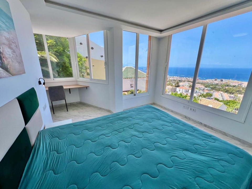 Bedroom, Garden view, Landmark view, Mountain view, Sea view, Quiet street view
