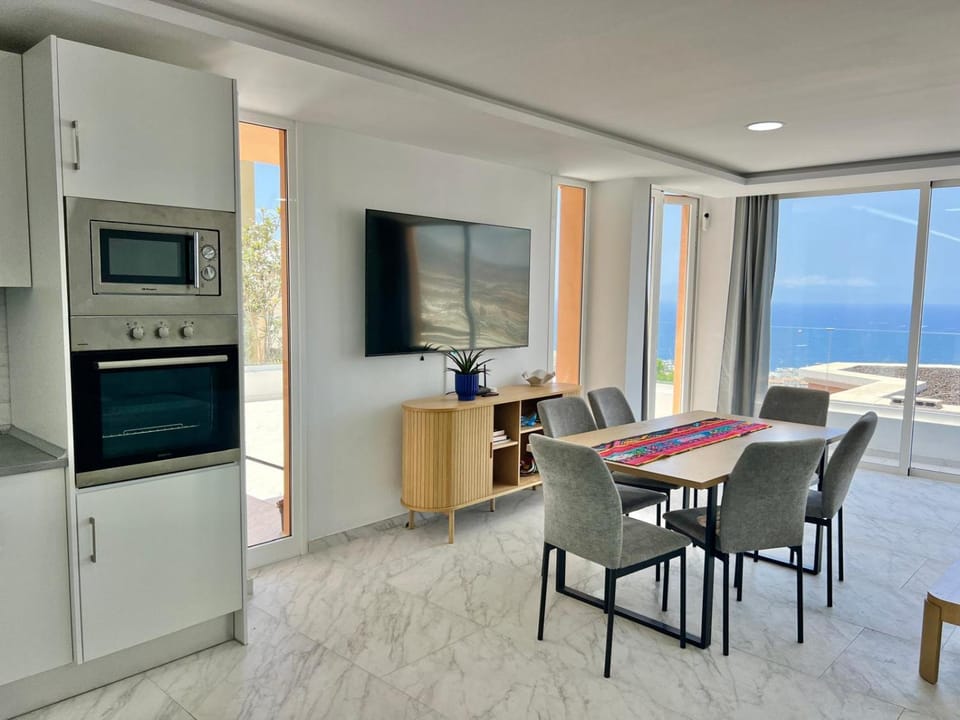 Kitchen or kitchenette, Kitchen or kitchenette, microwave, oven, stove, kitchen, kitchen