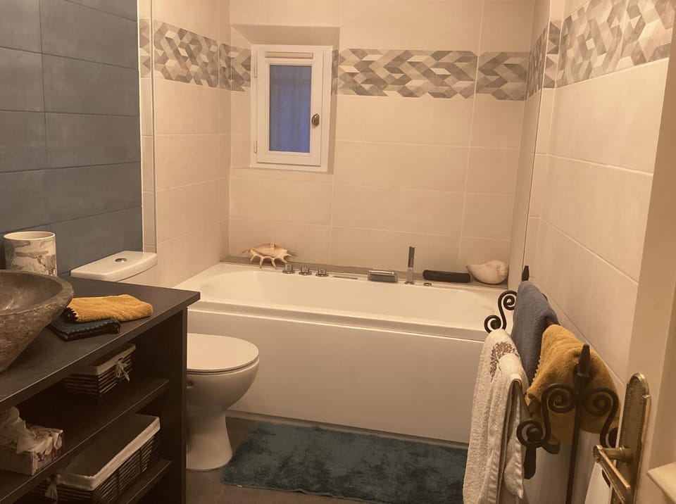 Toilet, Bathroom, Bath, towels