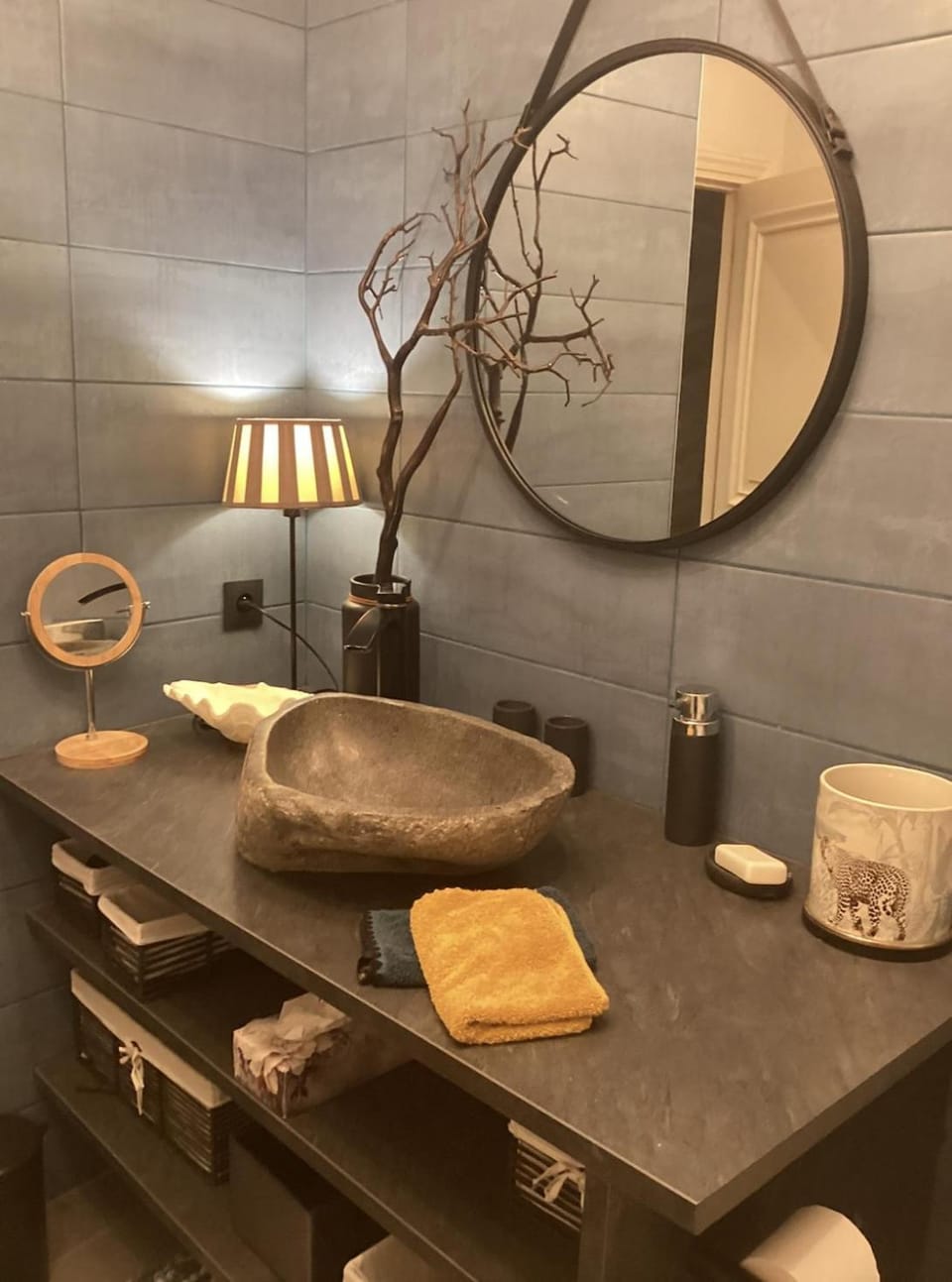 Bathroom, towels
