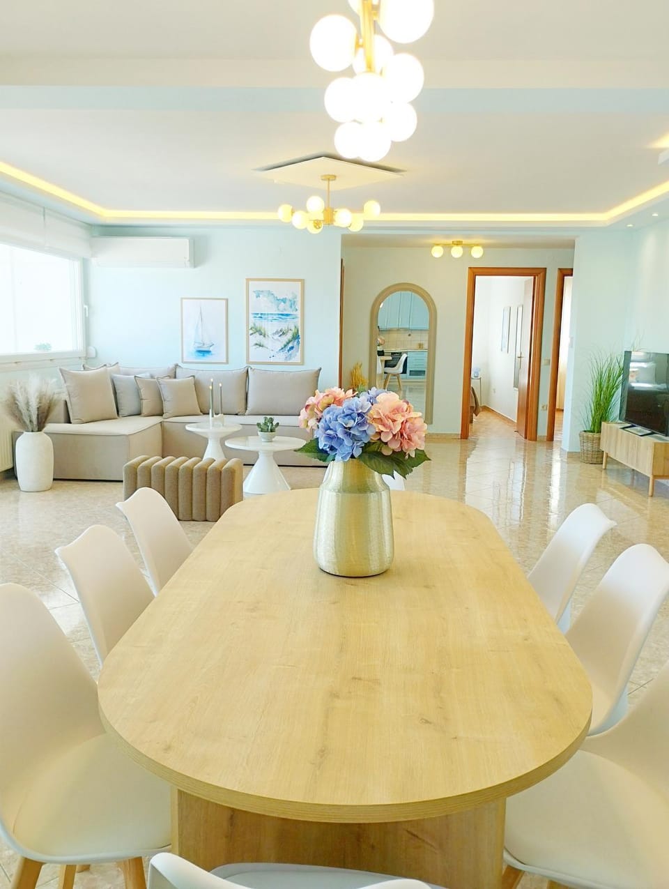 Living room, Dining area