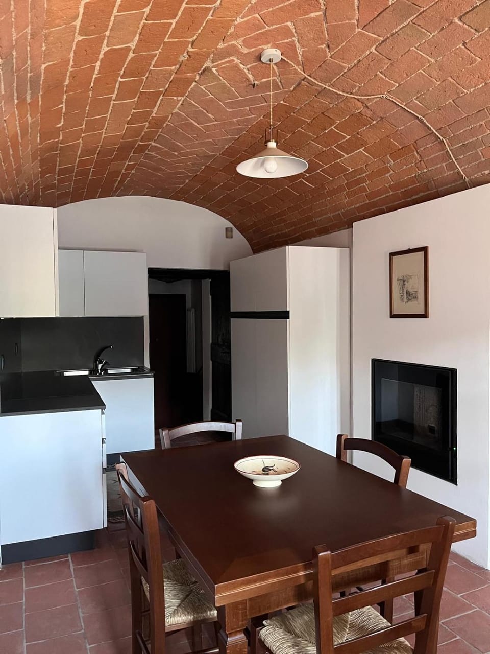 Kitchen or kitchenette, Kitchen or kitchenette, Dining area, stove
