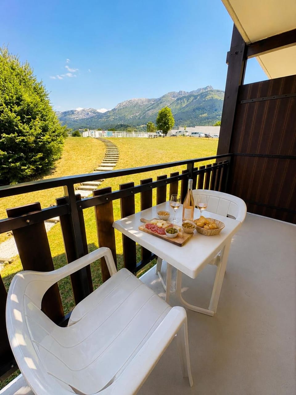Balcony/Terrace, Mountain view