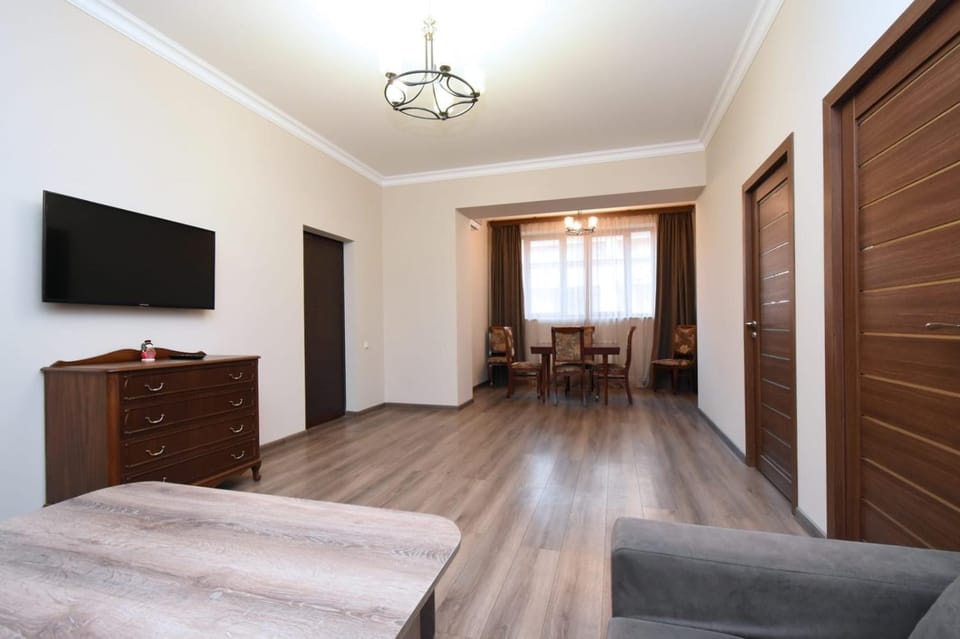 Communal lounge/ TV room, TV and multimedia, Living room, Photo of the whole room, Seating area