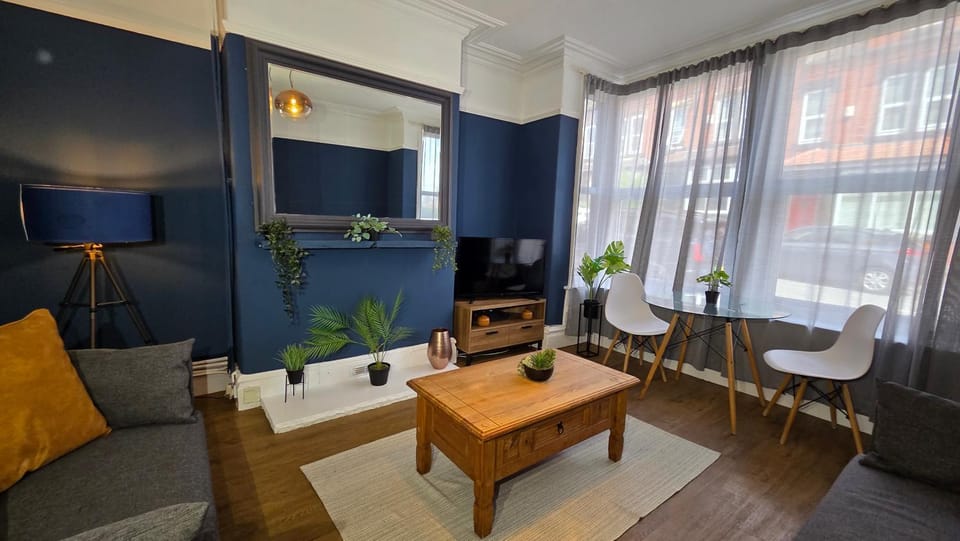 TV and multimedia, Living room, Seating area
