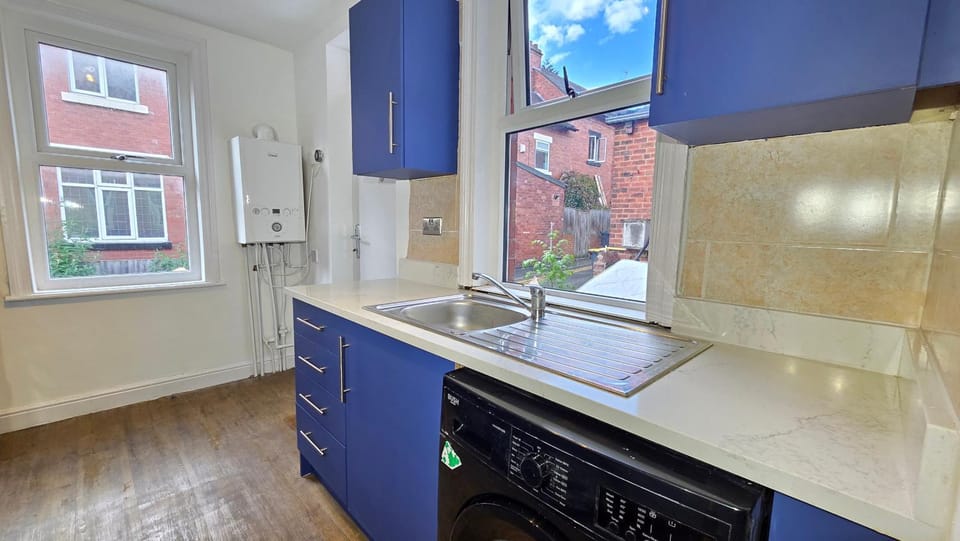 Kitchen or kitchenette, pet friendly, stove