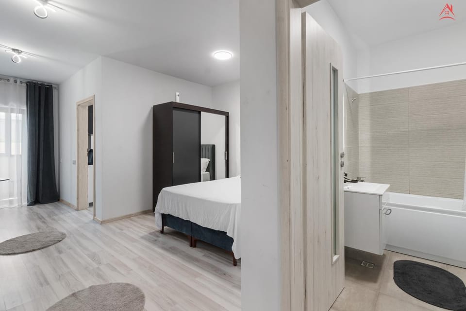 Bed, Bathroom, Photo of the whole room, Bedroom, Bath, towels