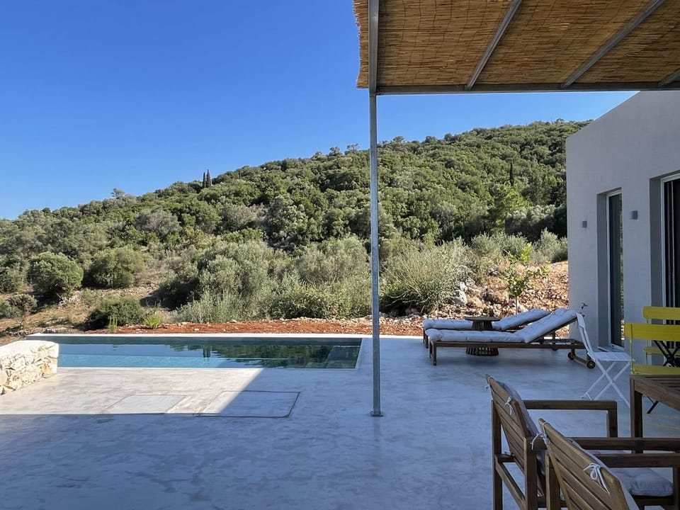Patio, Day, Natural landscape, View (from property/room), Balcony/Terrace, Mountain view, Pool view, Swimming pool, sunbed