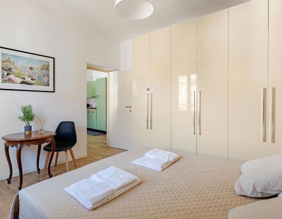 Bed, Bedroom, heating, locker, towels, wardrobe, air conditioner