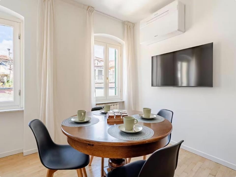 TV and multimedia, Seating area, City view, heating, air conditioner