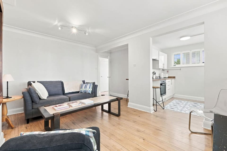 285 Rayleigh Road Apartment in Brentwood