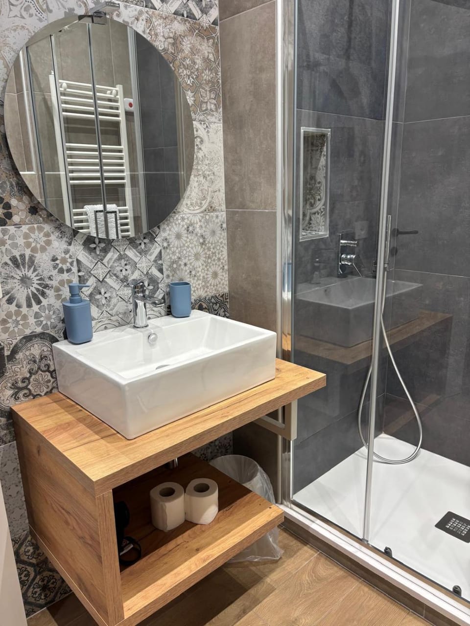 Shower, Bathroom