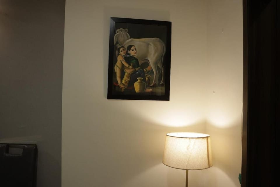 Vrindavriksh cozy artsy stay with balcony view Apartment in Uttar Pradesh
