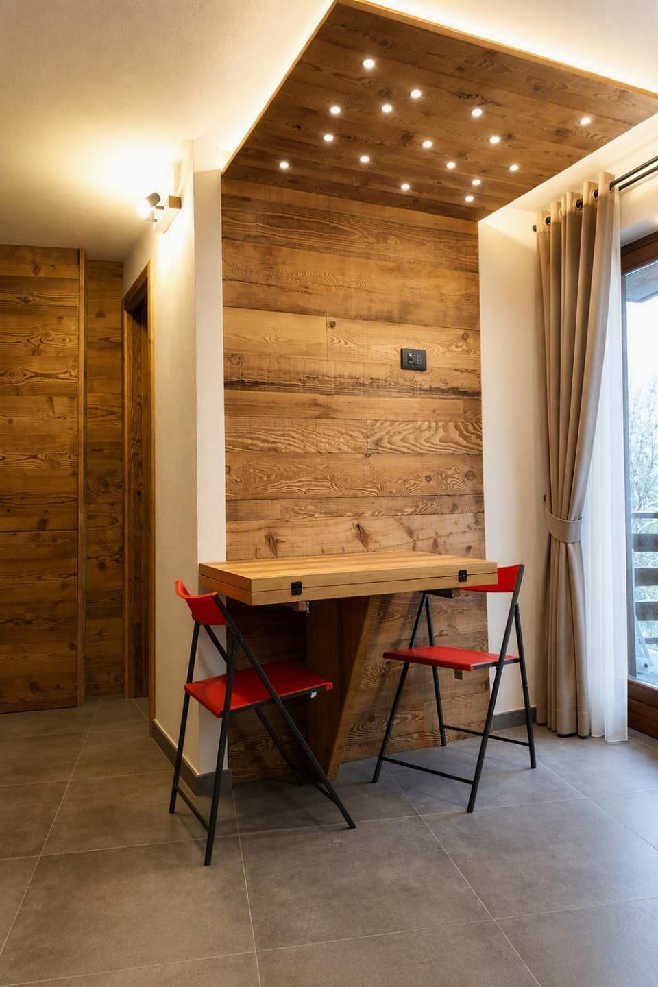 Mountain atmosphere at the starting point of the ski lifts Apartment in Sauze d'Oulx