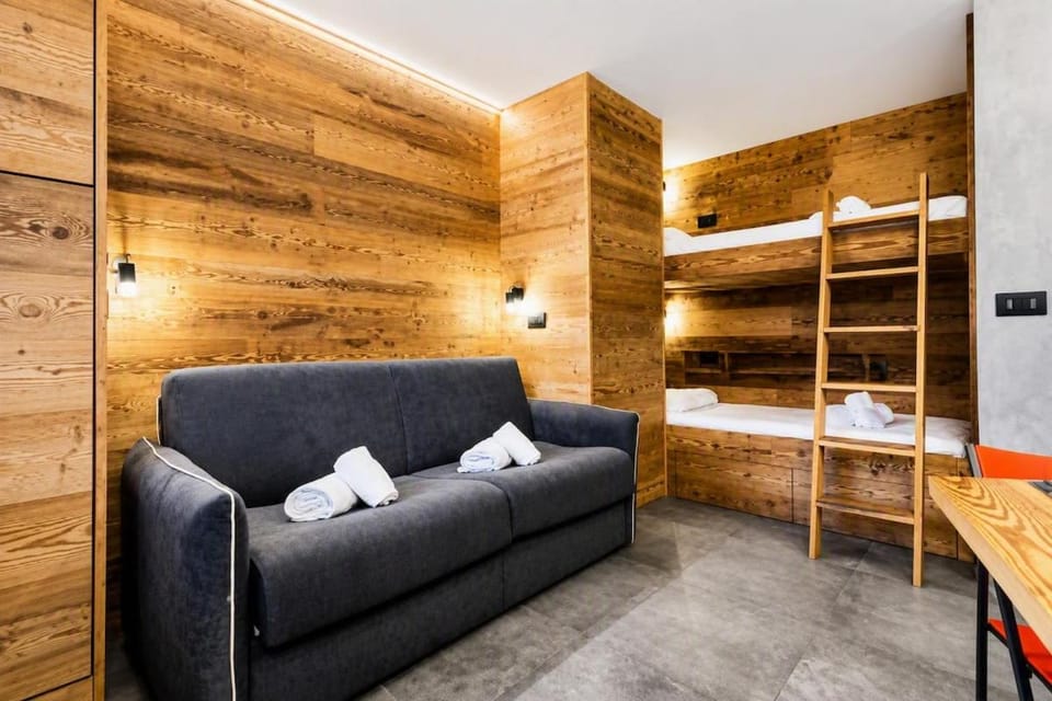 Mountain atmosphere at the starting point of the ski lifts Apartment in Sauze d'Oulx