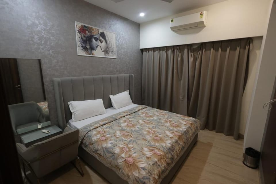 Gopal Kutir Krishna inspired stay with comfort Apartment in Uttar Pradesh