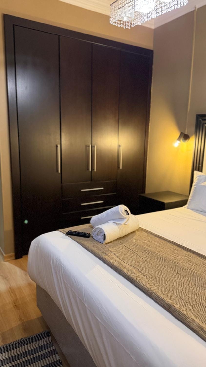 Bed, Photo of the whole room, Bedroom, wardrobe